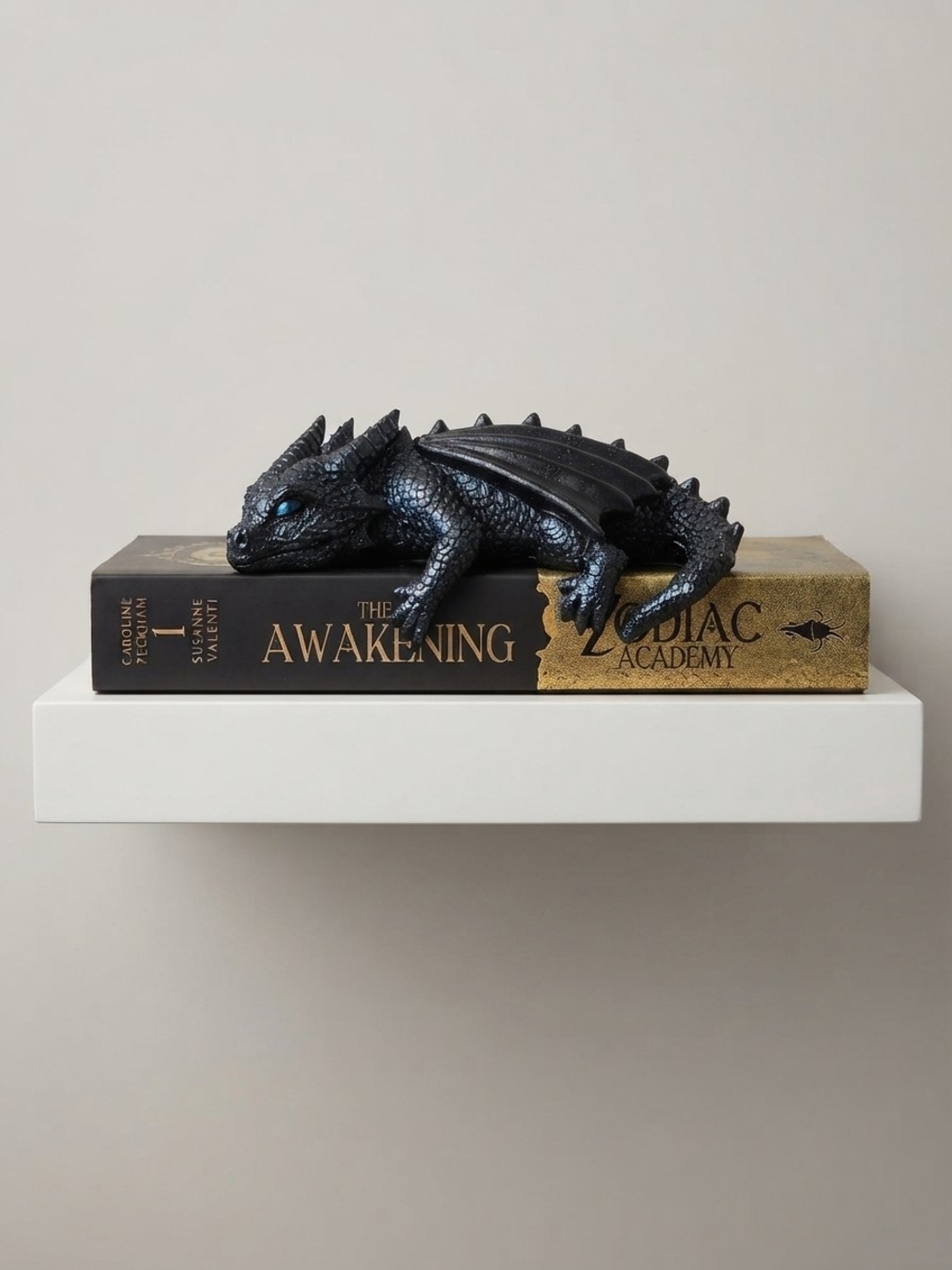NWT Sleeping Dragon Bookshelf Topper Figurine Fantasy Decor  (0359)